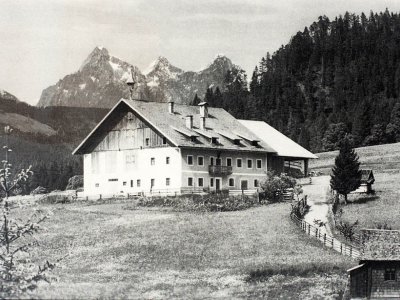 Schwarz weiß Foto vom Hotel Seitenalm im Jahr 1945